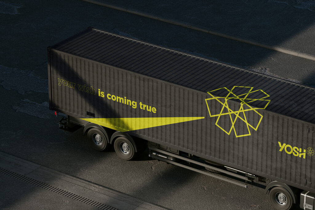 Nome empresarial e design de marca para o e-commerce YOSH, projeto de naming e branding assinado por ENTRE Design.